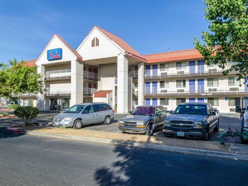 Motel 6-Fresno, Ca - Yosemite Hwy Eksteriør bilde
