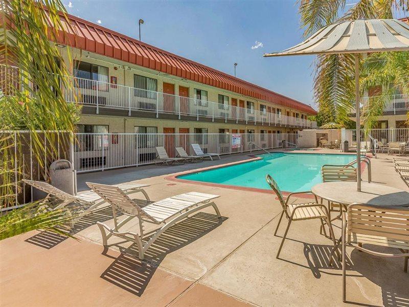 Motel 6-Fresno, Ca - Yosemite Hwy Eksteriør bilde