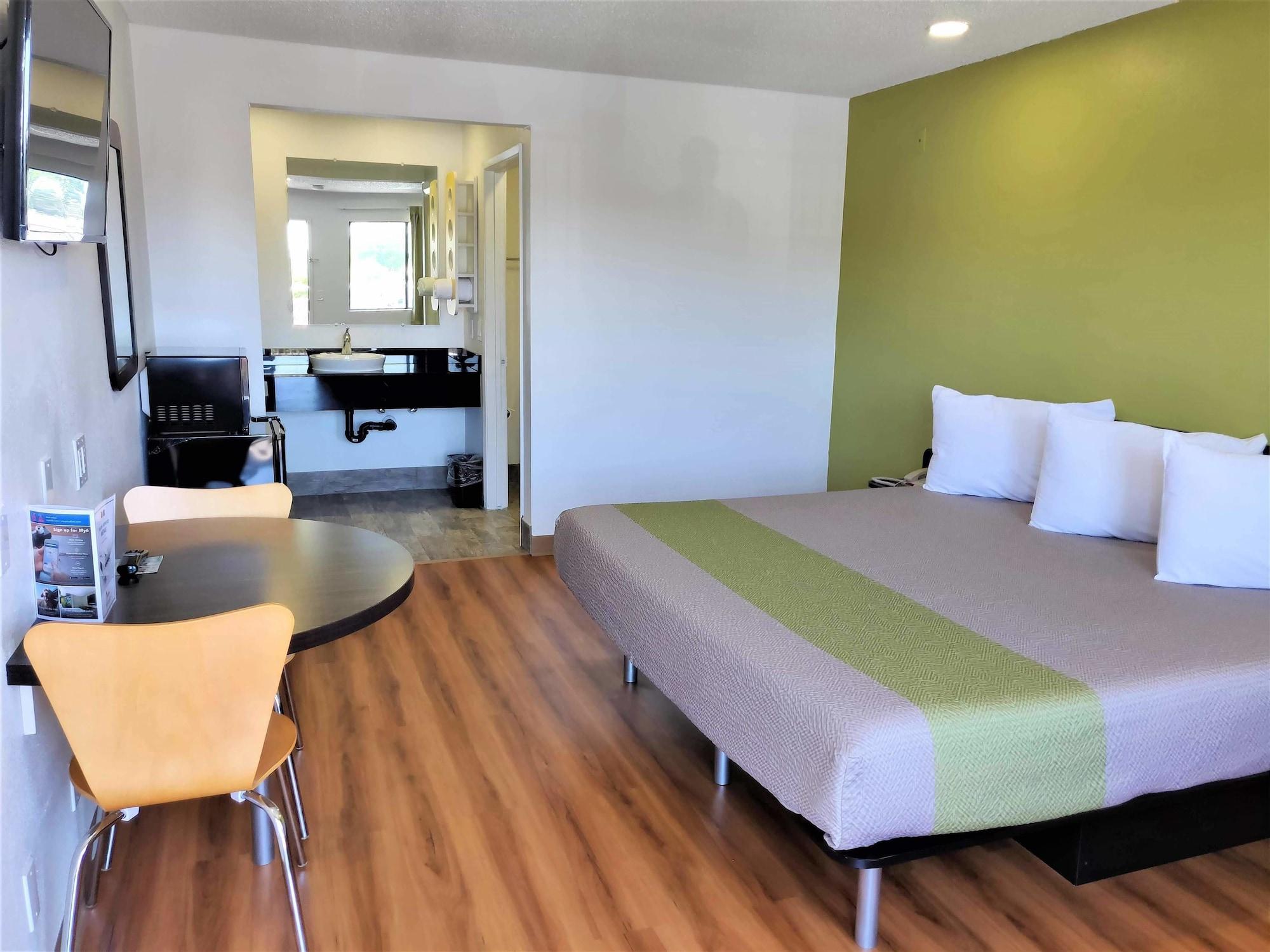 Motel 6-Fresno, Ca - Yosemite Hwy Eksteriør bilde