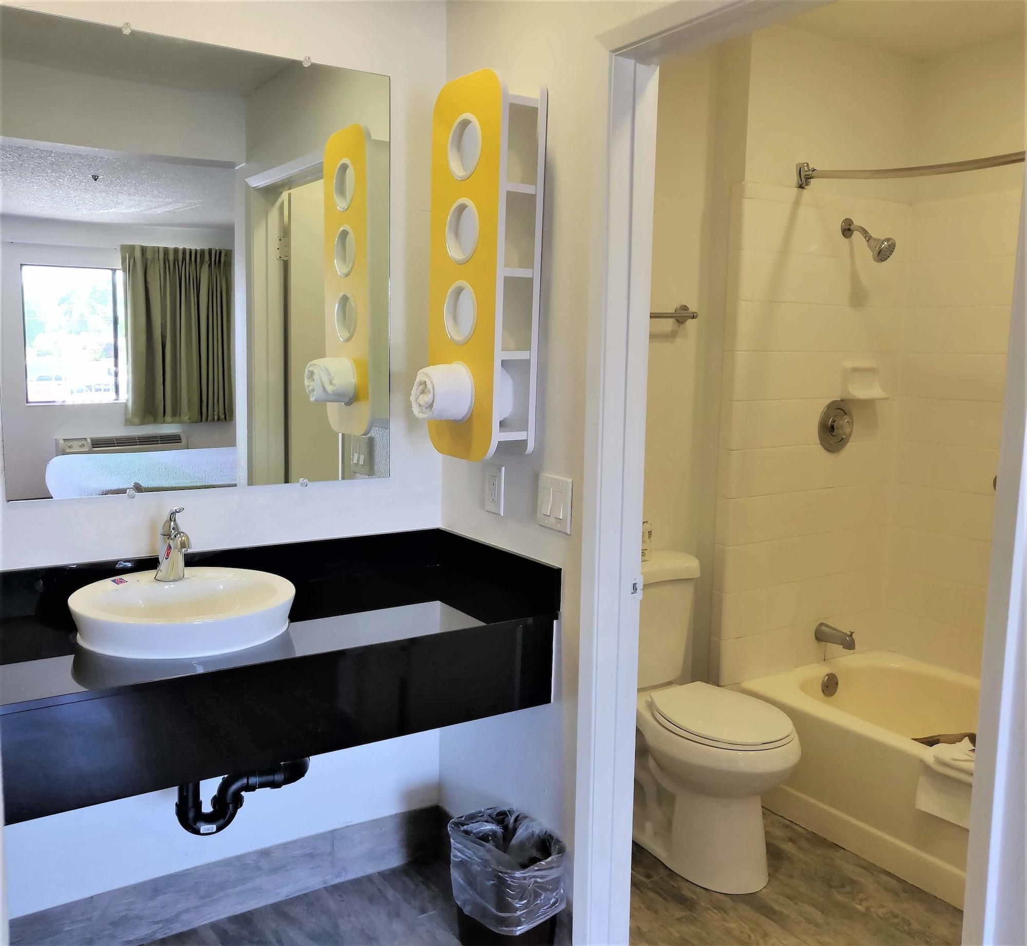 Motel 6-Fresno, Ca - Yosemite Hwy Eksteriør bilde