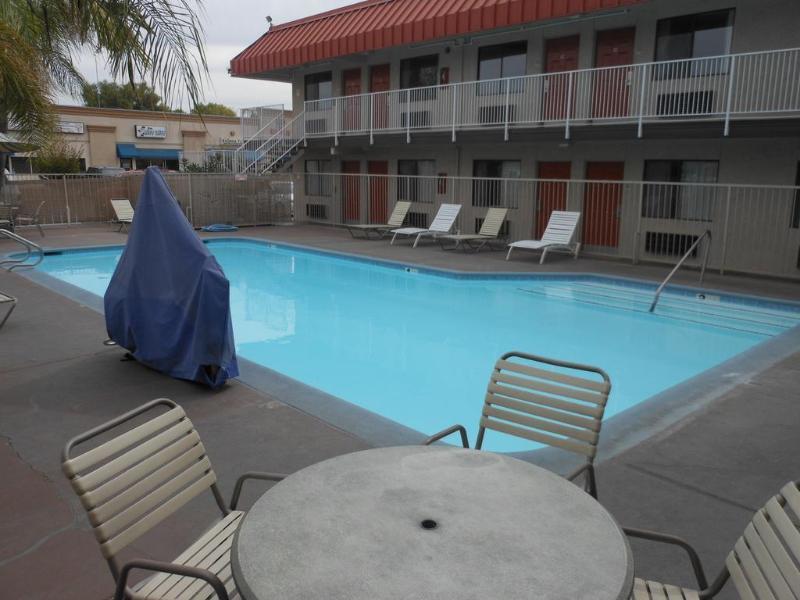 Motel 6-Fresno, Ca - Yosemite Hwy Eksteriør bilde