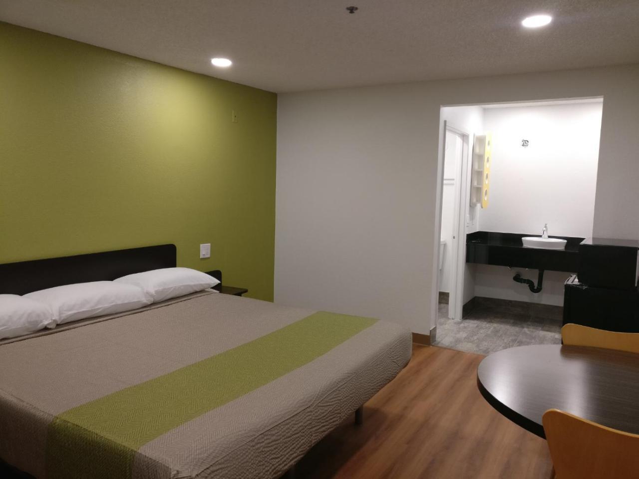 Motel 6-Fresno, Ca - Yosemite Hwy Eksteriør bilde
