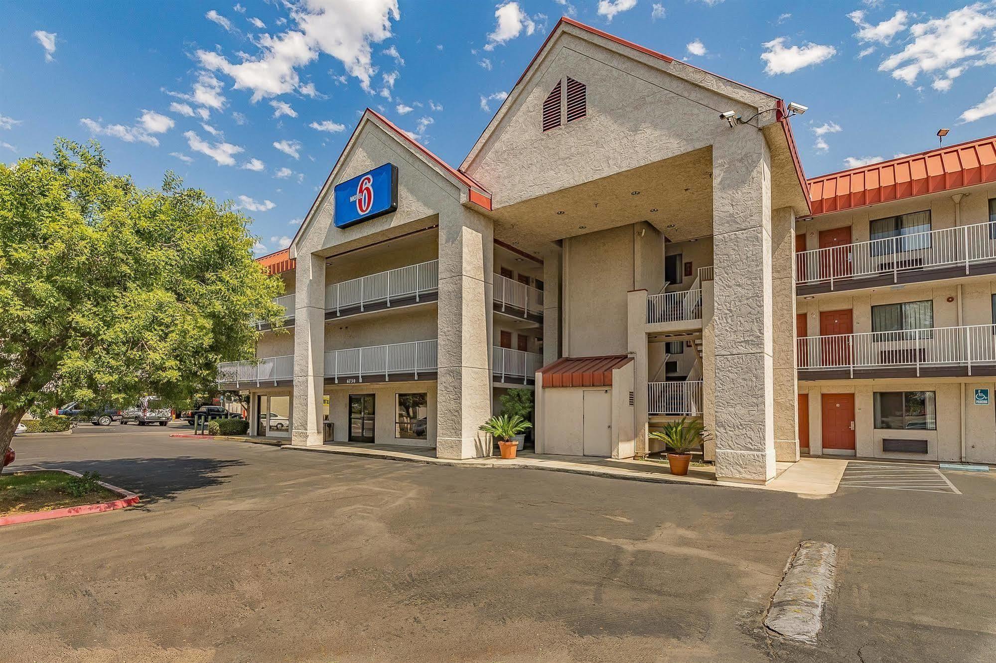 Motel 6-Fresno, Ca - Yosemite Hwy Eksteriør bilde
