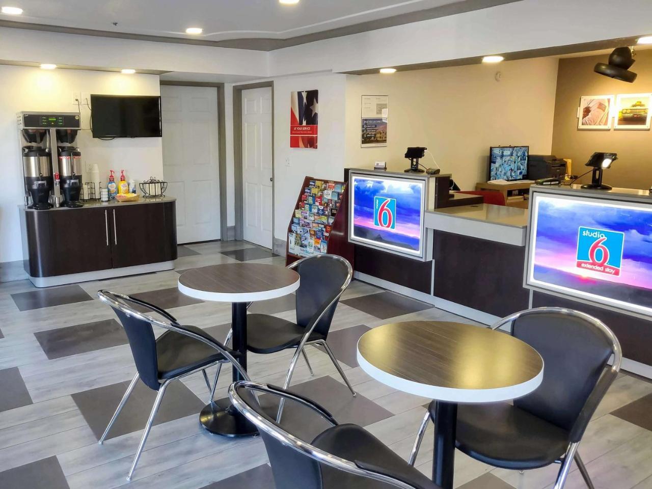 Motel 6-Fresno, Ca - Yosemite Hwy Eksteriør bilde