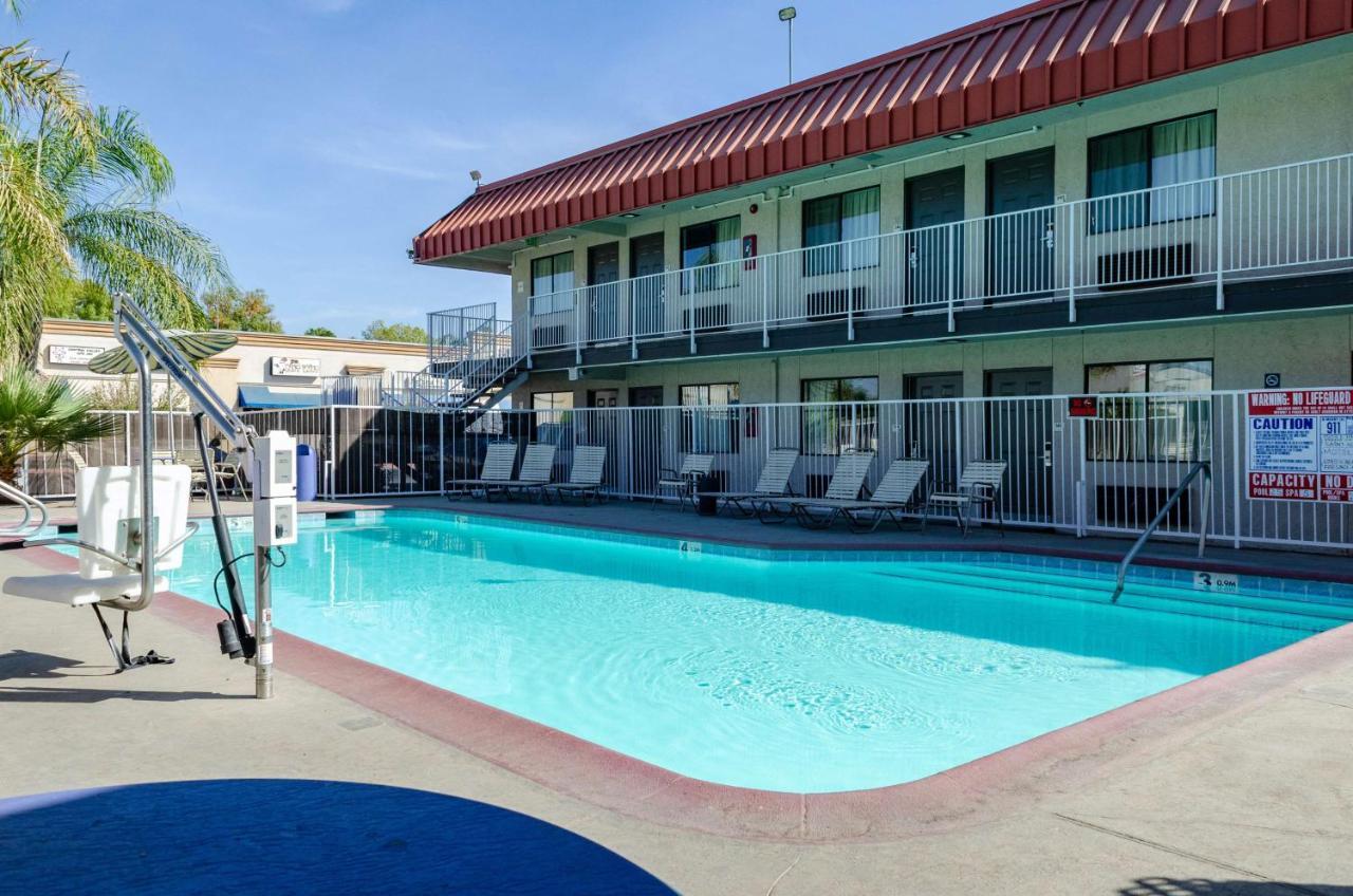 Motel 6-Fresno, Ca - Yosemite Hwy Eksteriør bilde